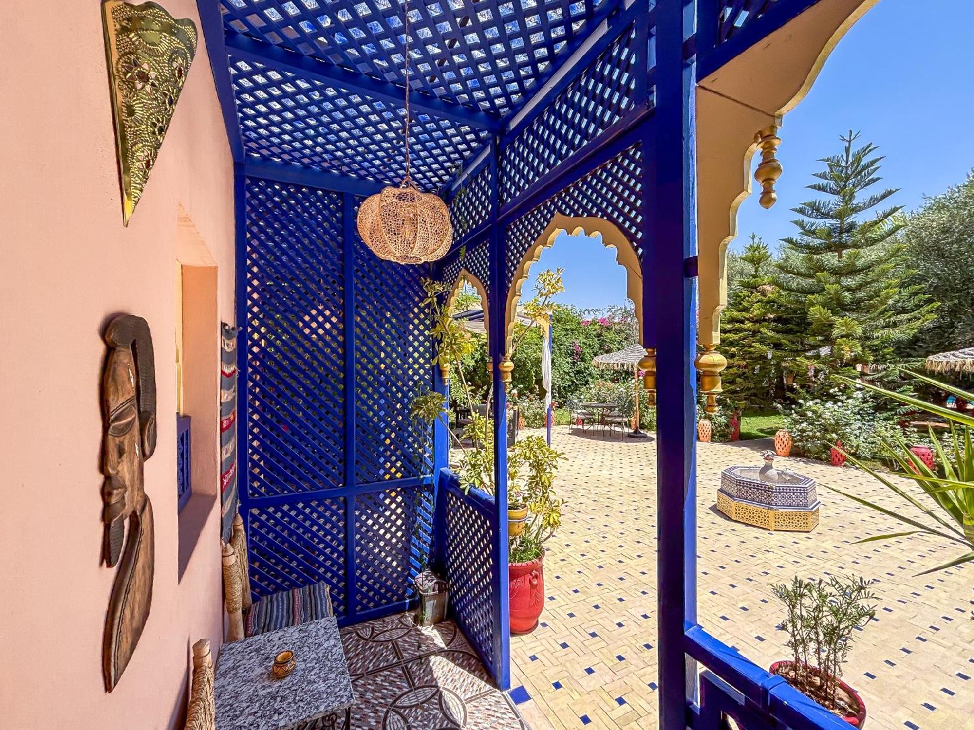 Le Bleu House Panzió Sidi Abdallah Ghiat Kültér fotó