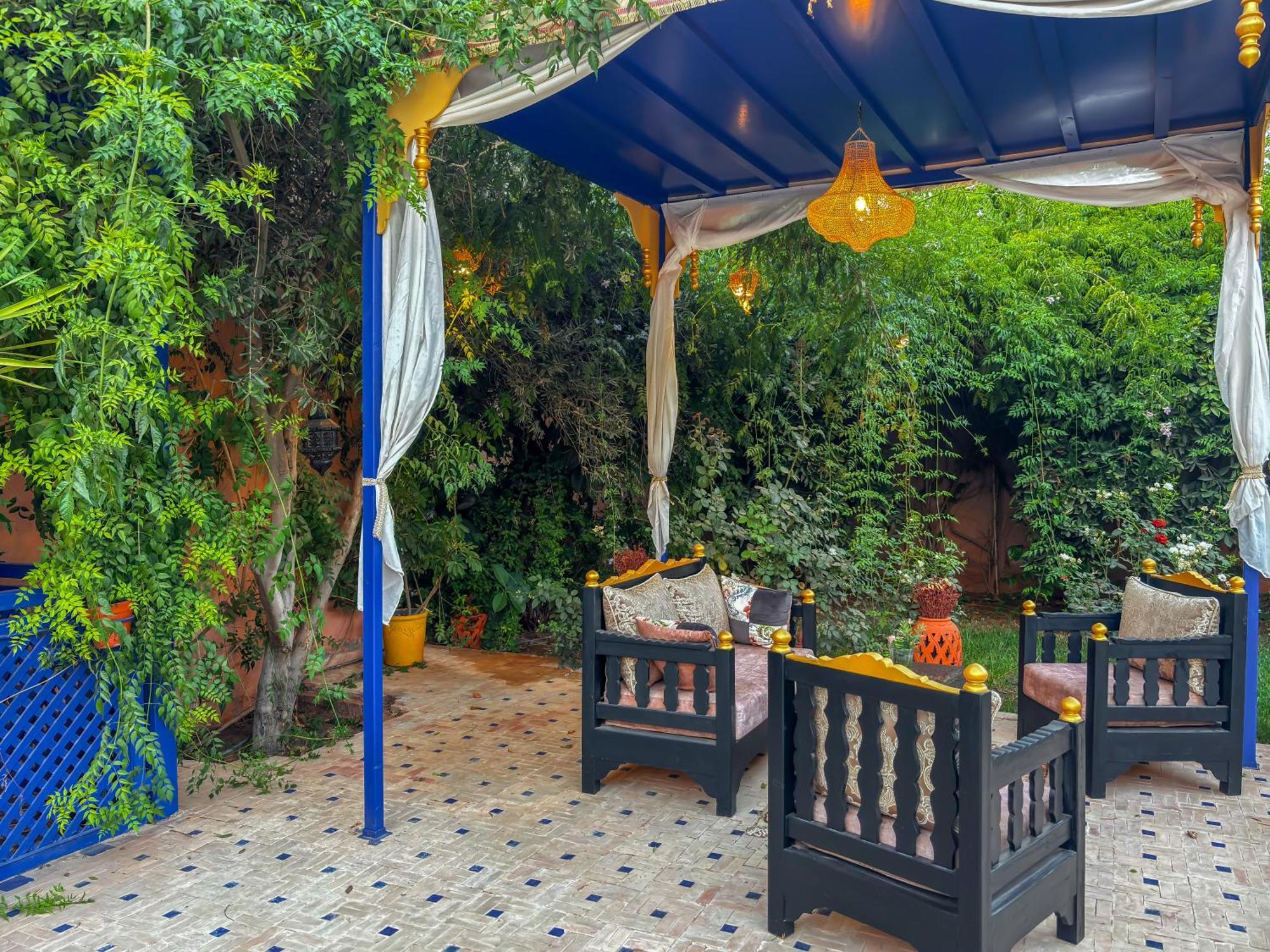 Le Bleu House Panzió Sidi Abdallah Ghiat Kültér fotó