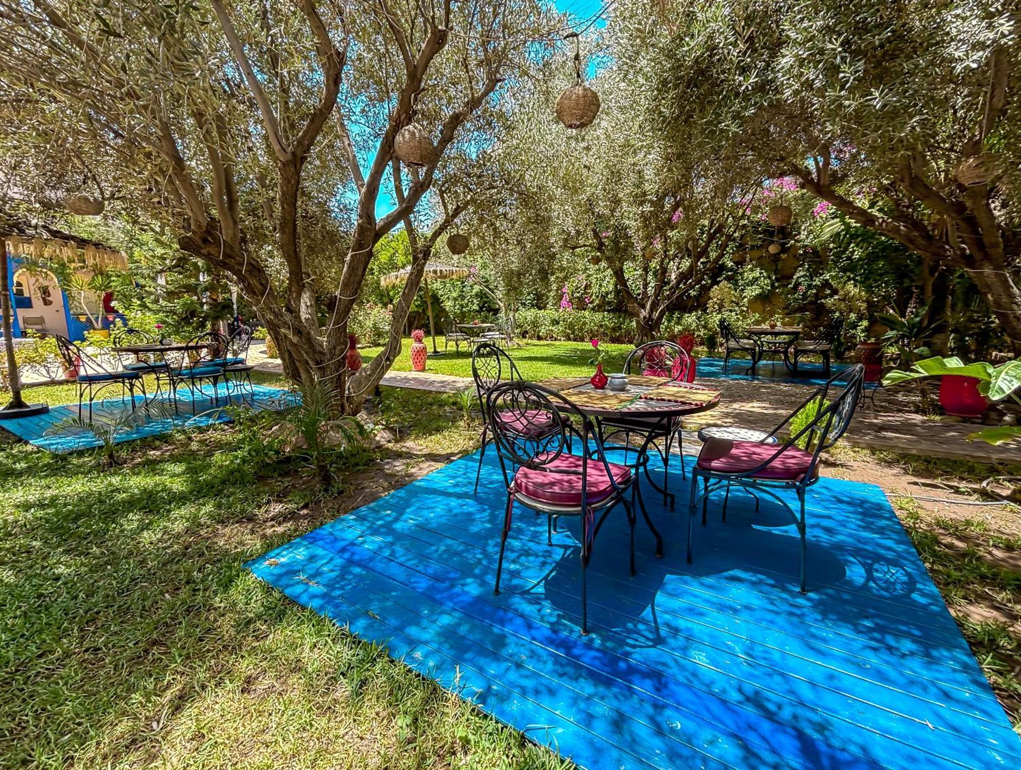 Le Bleu House Panzió Sidi Abdallah Ghiat Kültér fotó