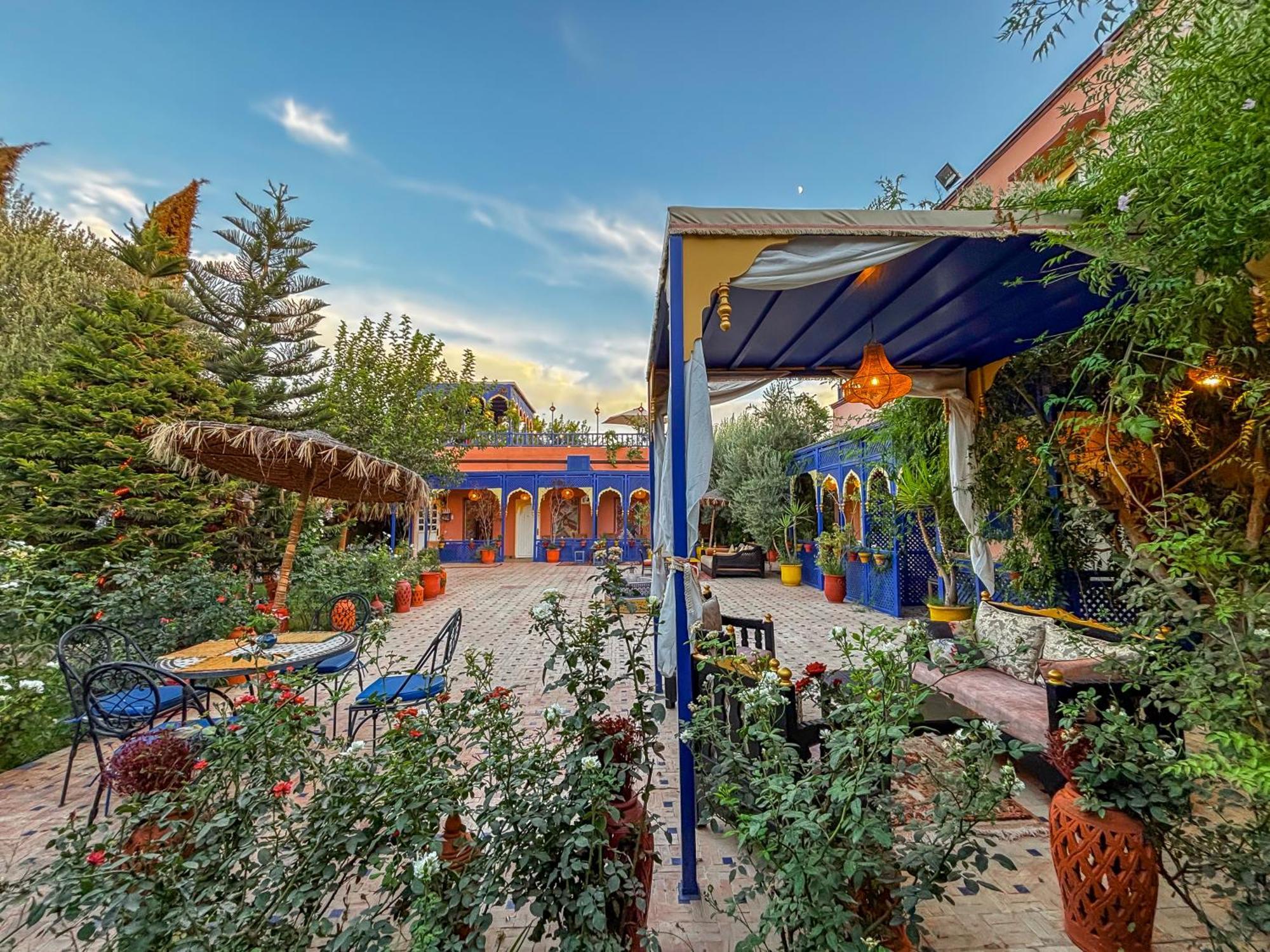 Le Bleu House Panzió Sidi Abdallah Ghiat Kültér fotó