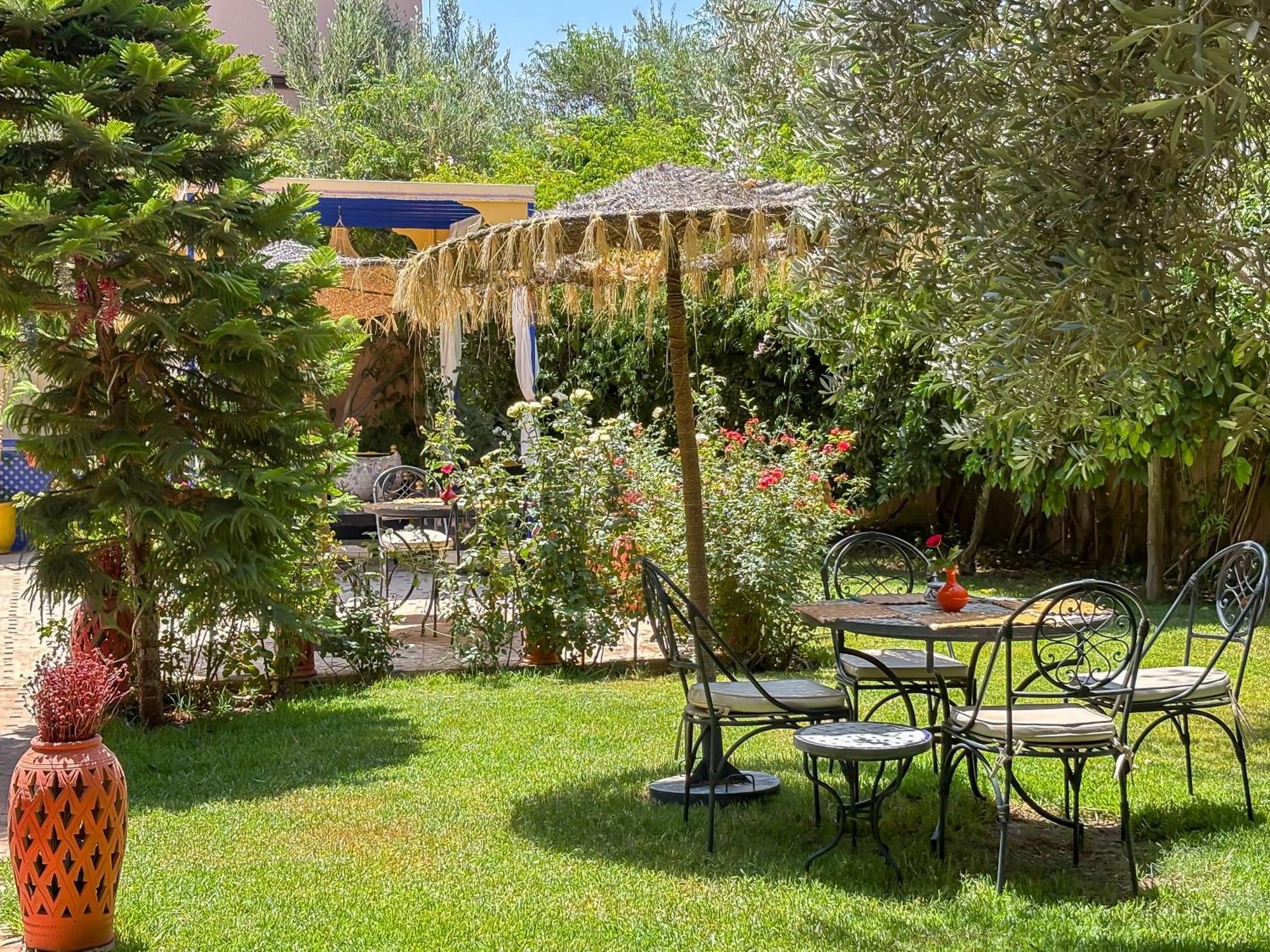 Le Bleu House Panzió Sidi Abdallah Ghiat Kültér fotó